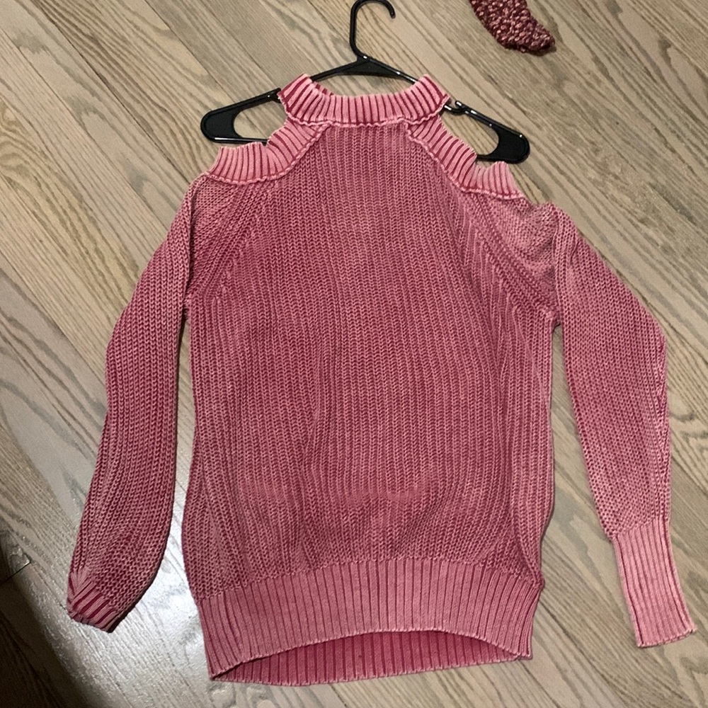 Burgundy knitted off the shoulder sweater